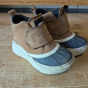 Sorel Kids Tan and Gray Boots